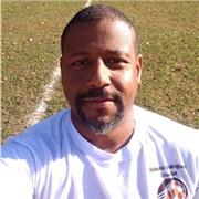 Professor de educação física com especialidade em futebol